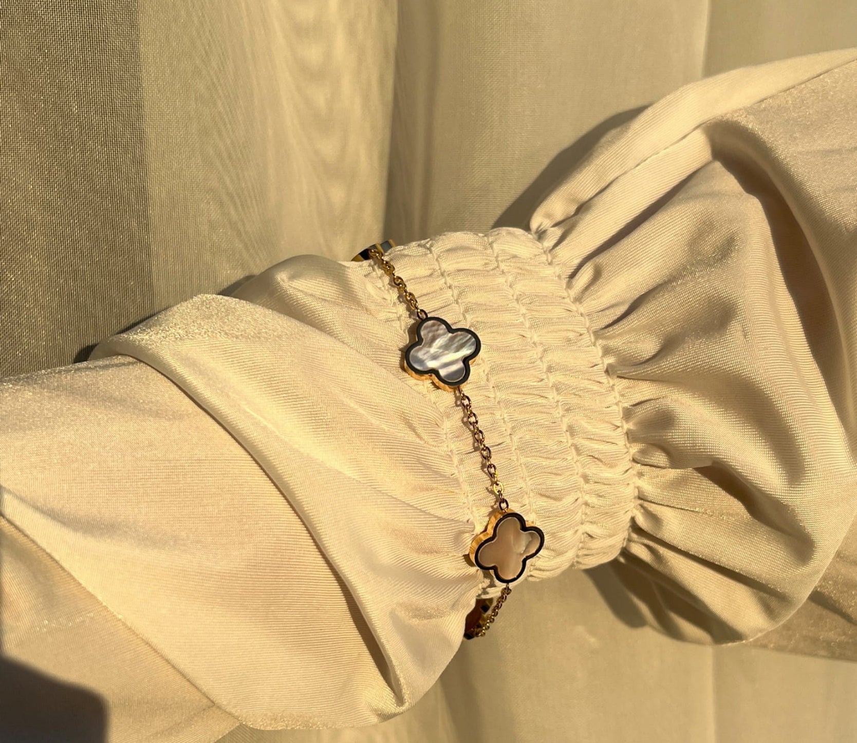 Lora Armband